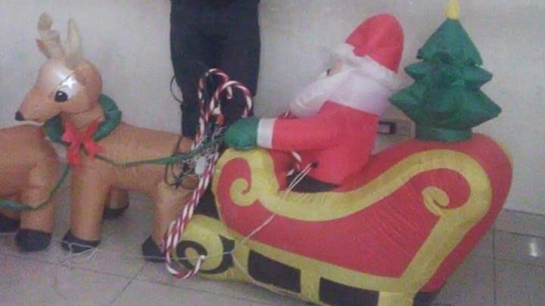 03 Joven es arrestado por robar Santa Claus y su trineo